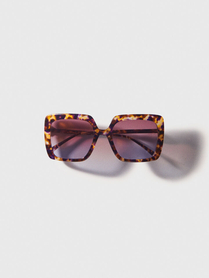 Rectangular acetate glasses